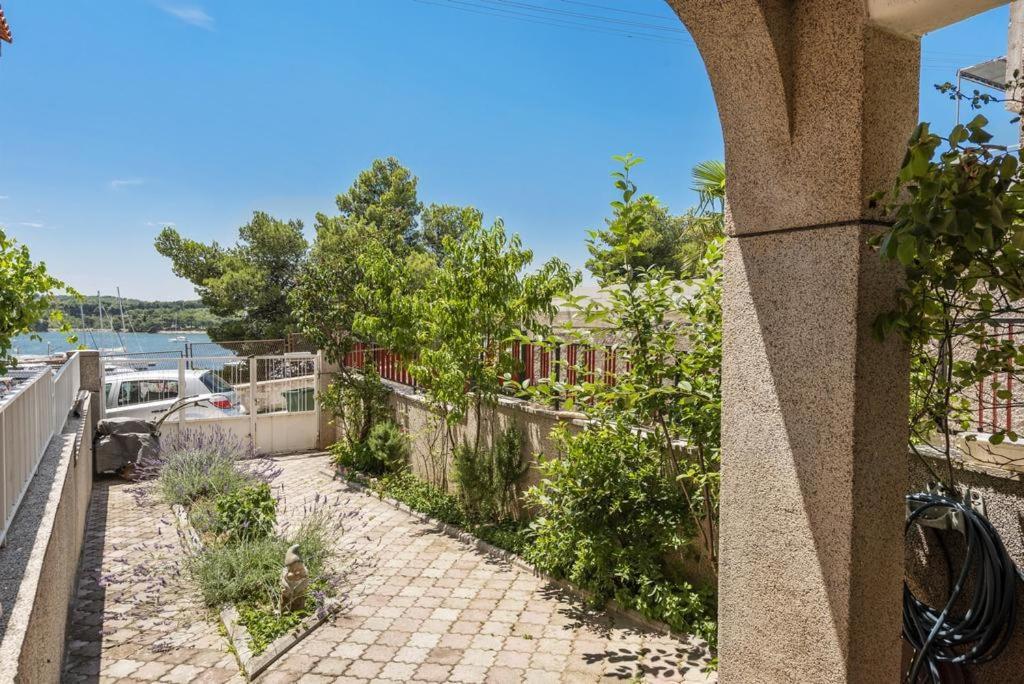 Apartments Tara, Sibenik - Mandalina Exterior photo